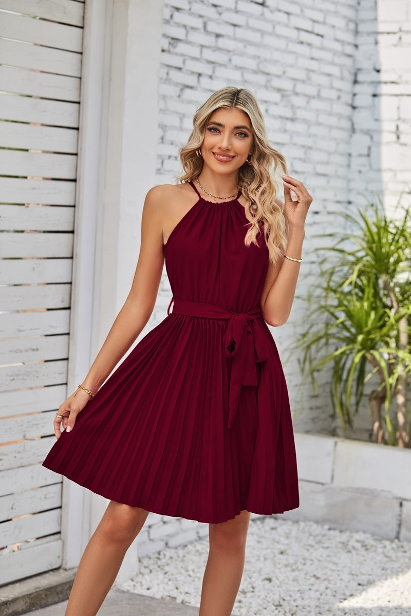 Sommerliches Trägerloses Kleid mit Halterneck – Elegantes Faltenkleid für Strand & Freizeit